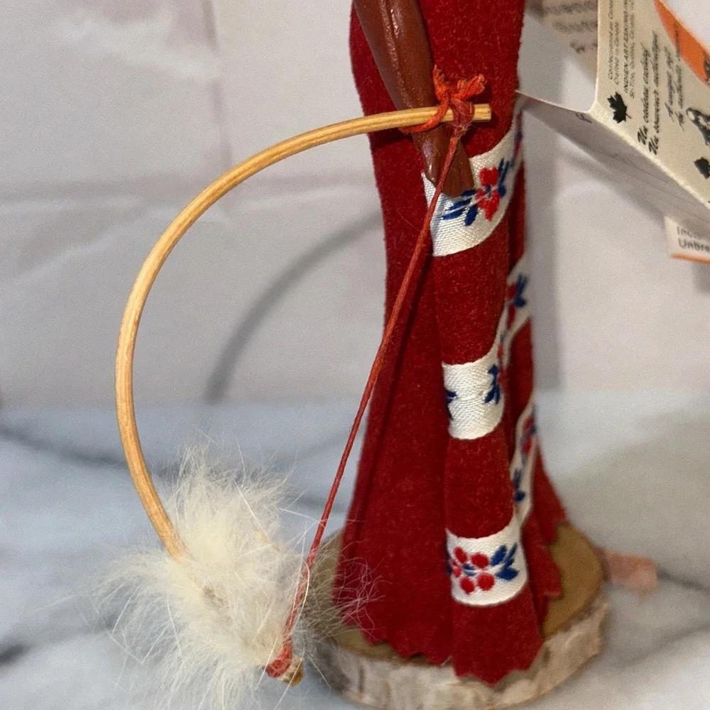 Indien Art Eskimo Inc Canada Souvenir Doll Style 601 Red Dress St-Tite Quebec